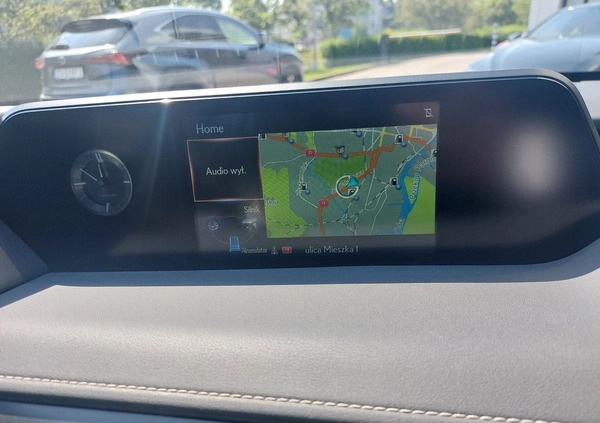 Lexus UX cena 124900 przebieg: 120349, rok produkcji 2019 z Szczecin małe 407